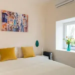 Authentic 1st Fl At The 3 Cities Marina *