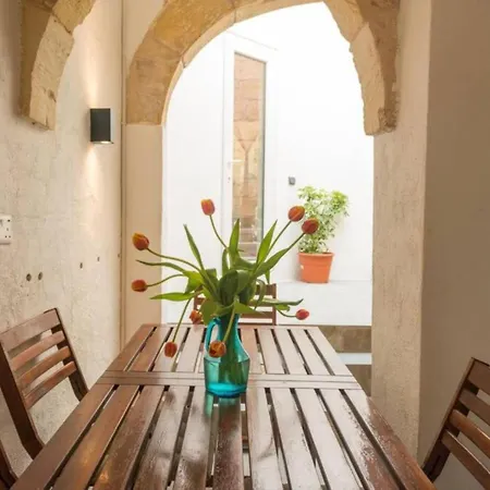 Apartament Authentic 1st Fl At The 3 Cities Marina