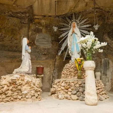 Quarto em Acomodações Particulares Authentic 1st Fl At The 3 Cities Marina *