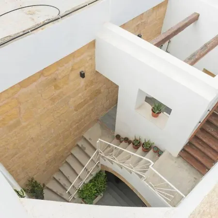 Authentic 1st Fl At The 3 Cities Marina