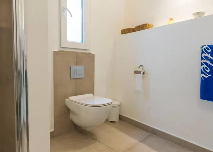 Authentic 1st Fl At The 3 Cities Marina *